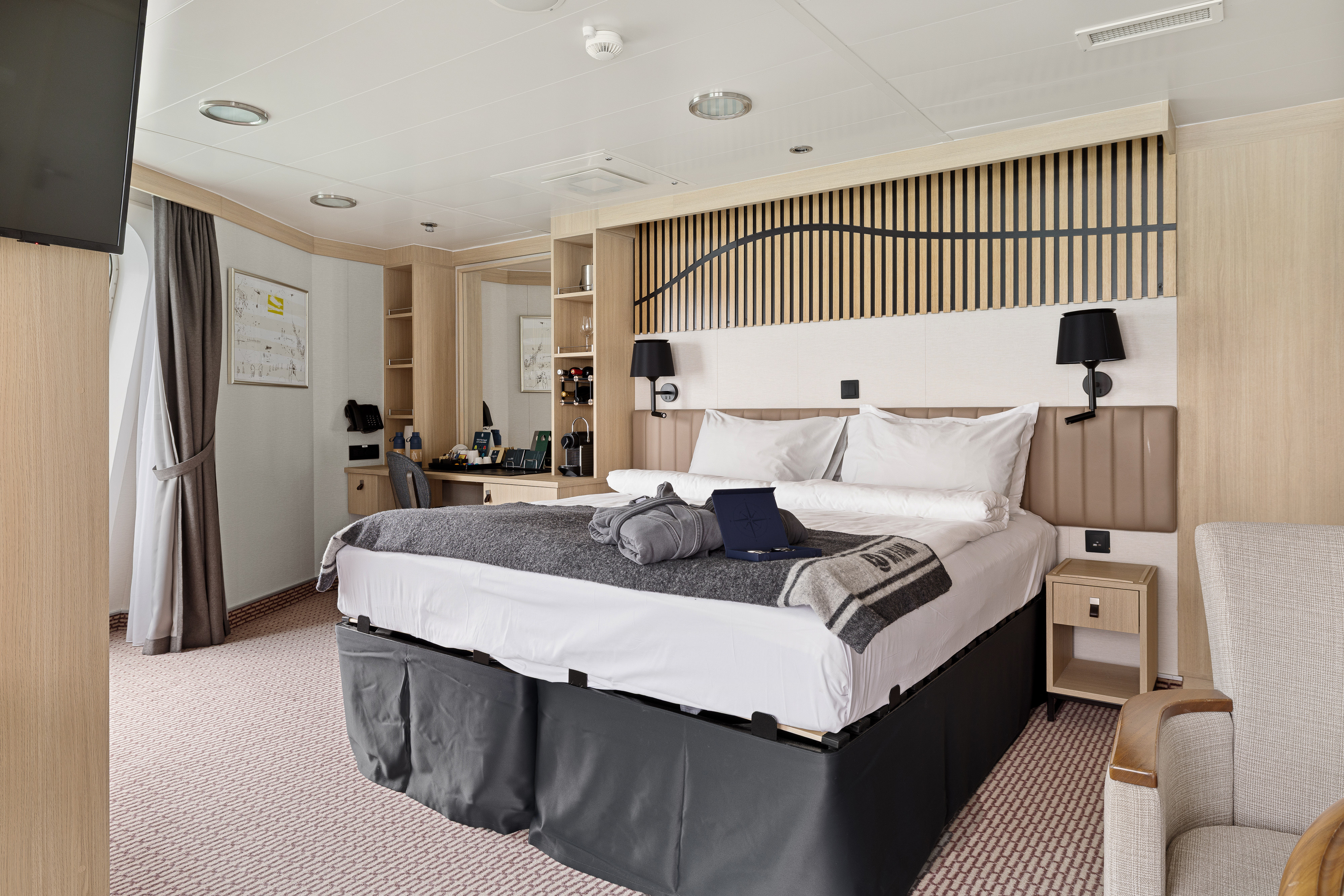 Expedition Suite | Grand Suite with balcony